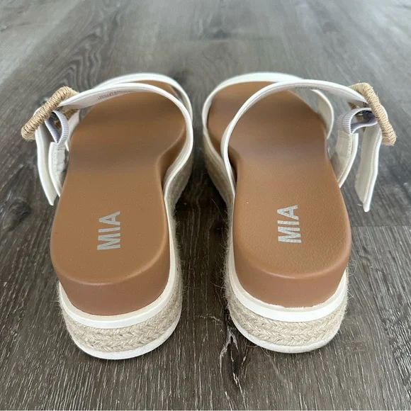 MIA Kenzy Platform Sandals - Picture 5 of 5